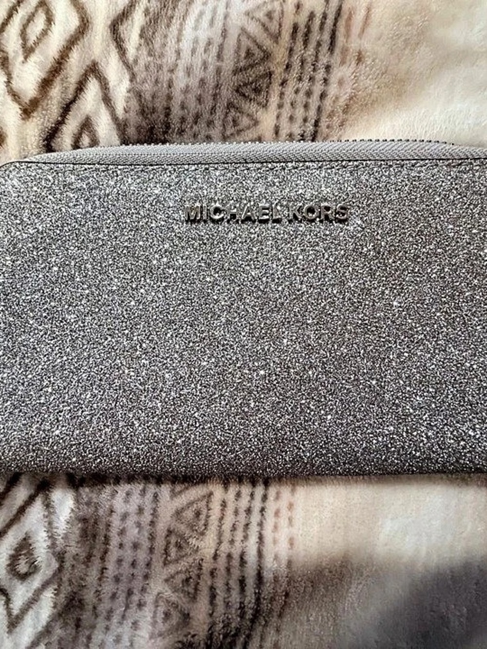 Michael Kors Jet Set Travel Glitter Zip Around Continental Wallet Silver